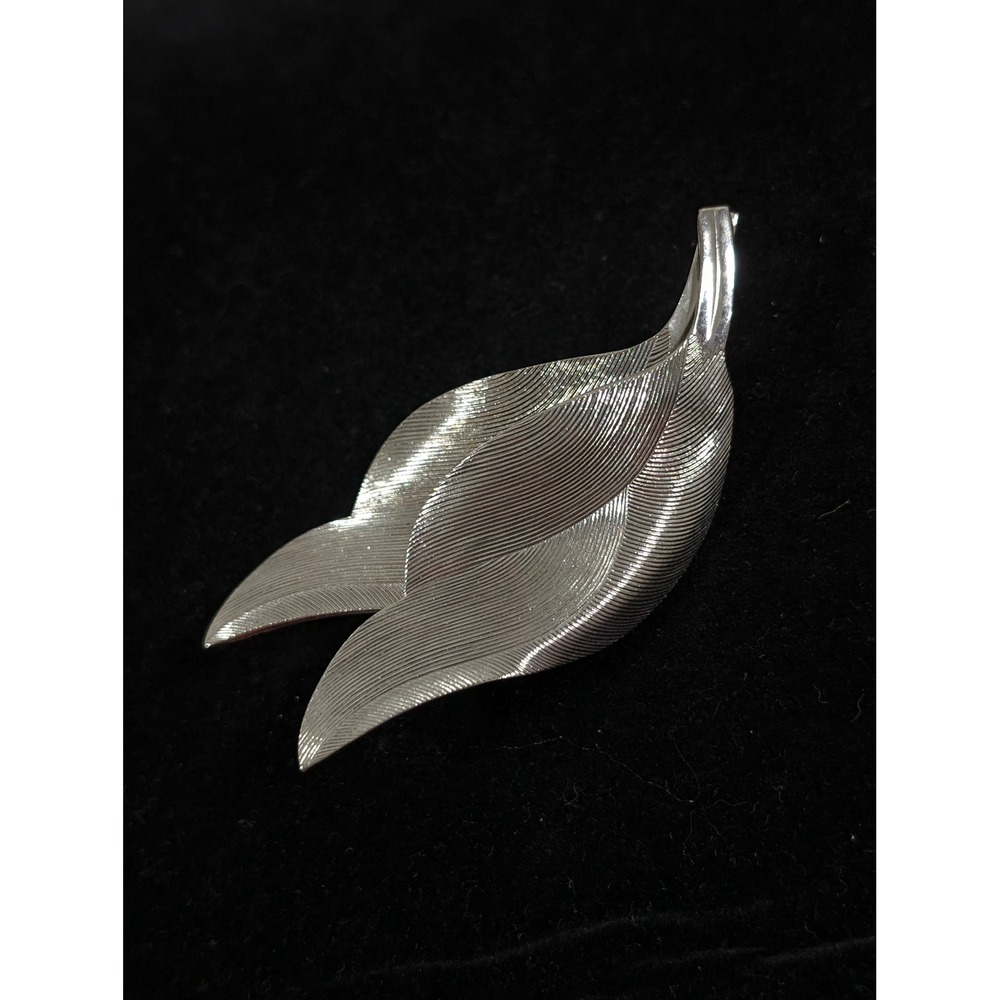Vintage Silver Tone Double‎ Leaf Brooch Textured Nature Pin